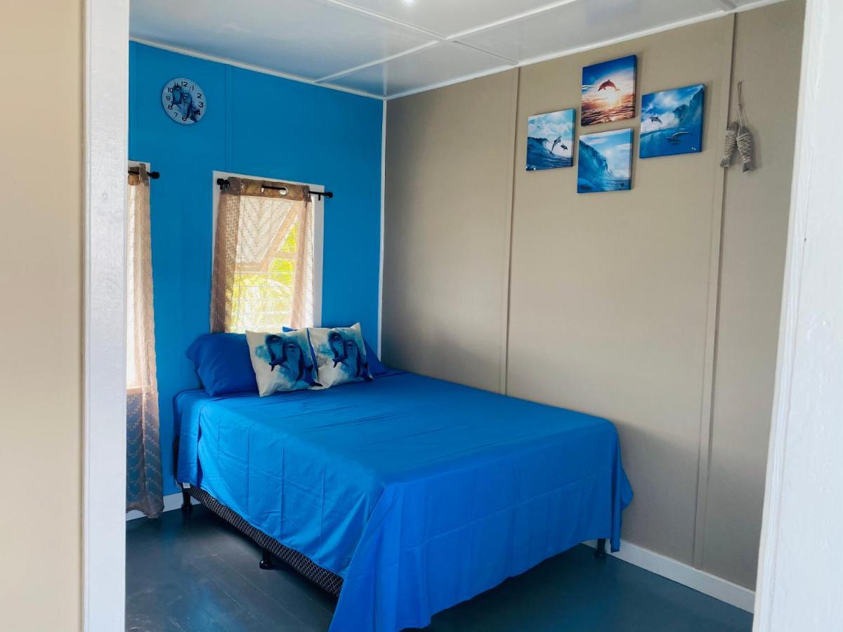 Blue Sky Rentals Utila Exterior photo